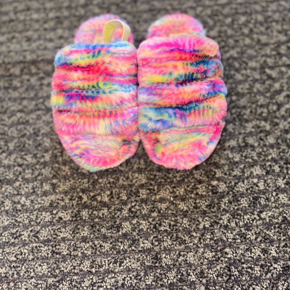 UGG Fluff Yeah Slide Toddler Sandals Tie Dye Multi Color Plush Fuzzy Slippers